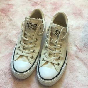 Limited edition cream Converse